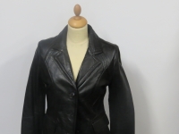 Ladies short 3 button blazer