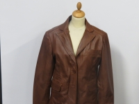 Ladies 2 button cropped blazer